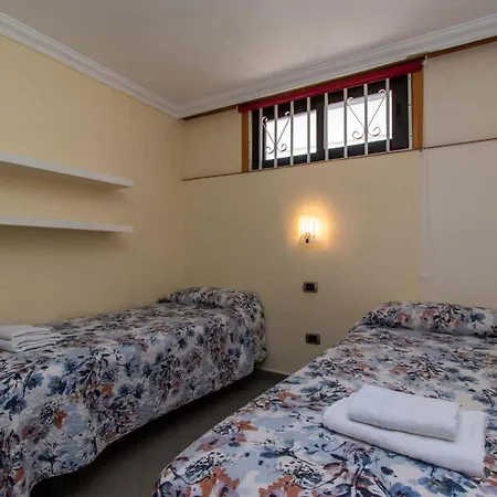 Achacay 1 - Two Bed شقة لوس كريستيانوس